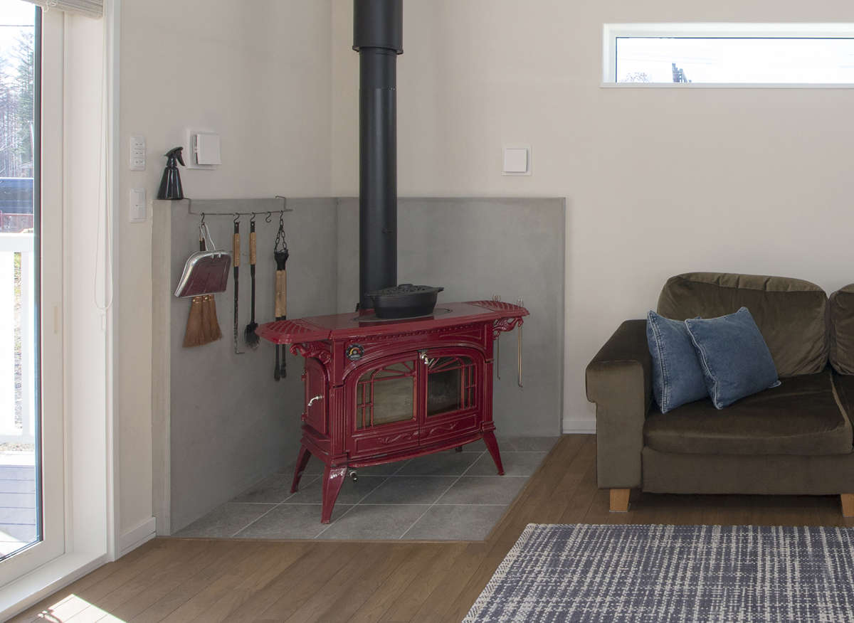 炉台 や 炉壁 が 部屋の印象を決める 薪ストーブのある暮らし 特集記事 Replan リプラン Webmagazine